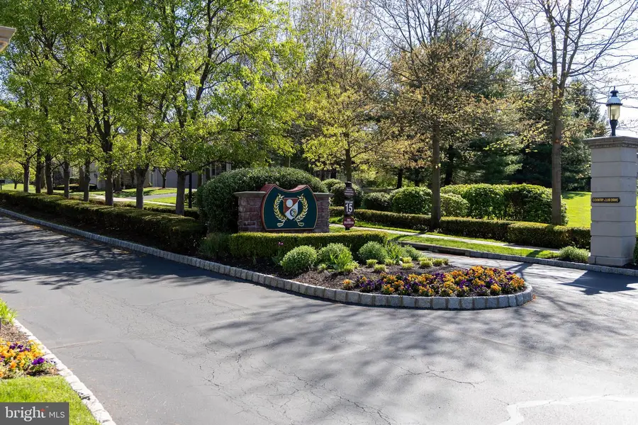 271 Country Club Dr, Telford, PA 18969 - #3