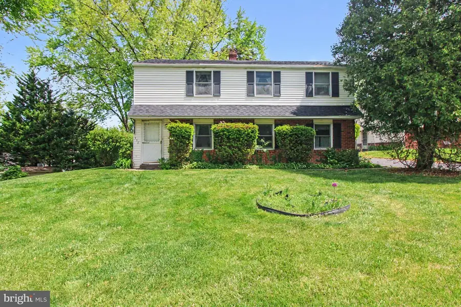 351 Golf View Rd, Lafayette Hill, PA 19444 - #3