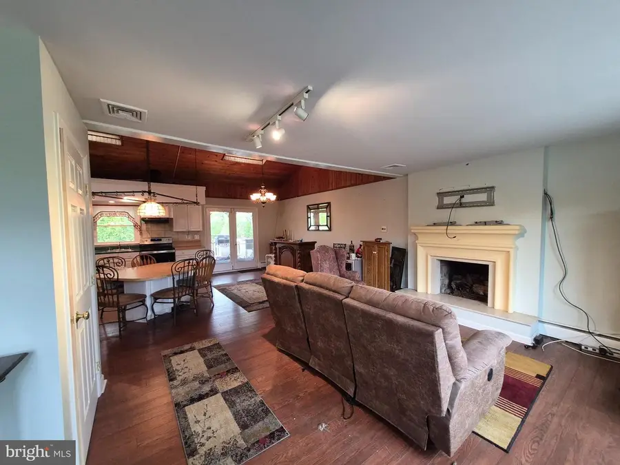 705 W Valley Forge Rd, King Of Prussia, PA 19406 - #3