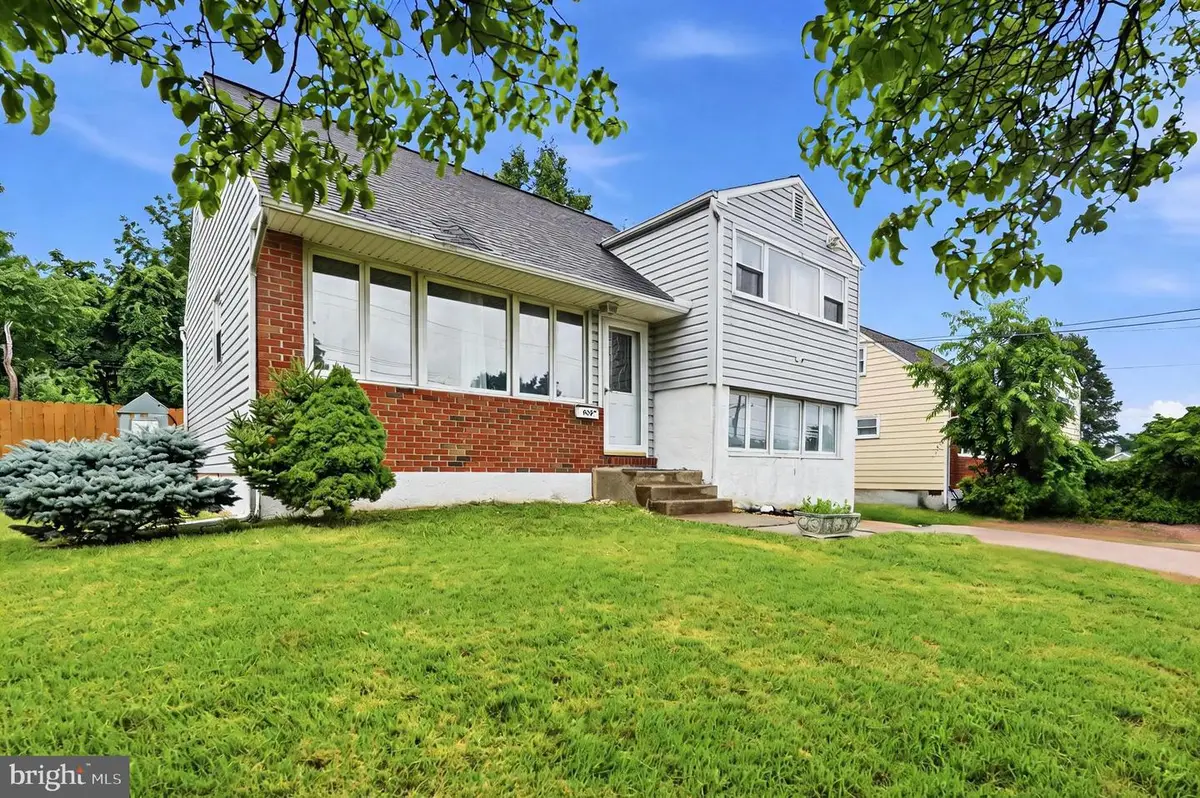 635 W County Line Rd, Hatboro, PA 19040 - #1