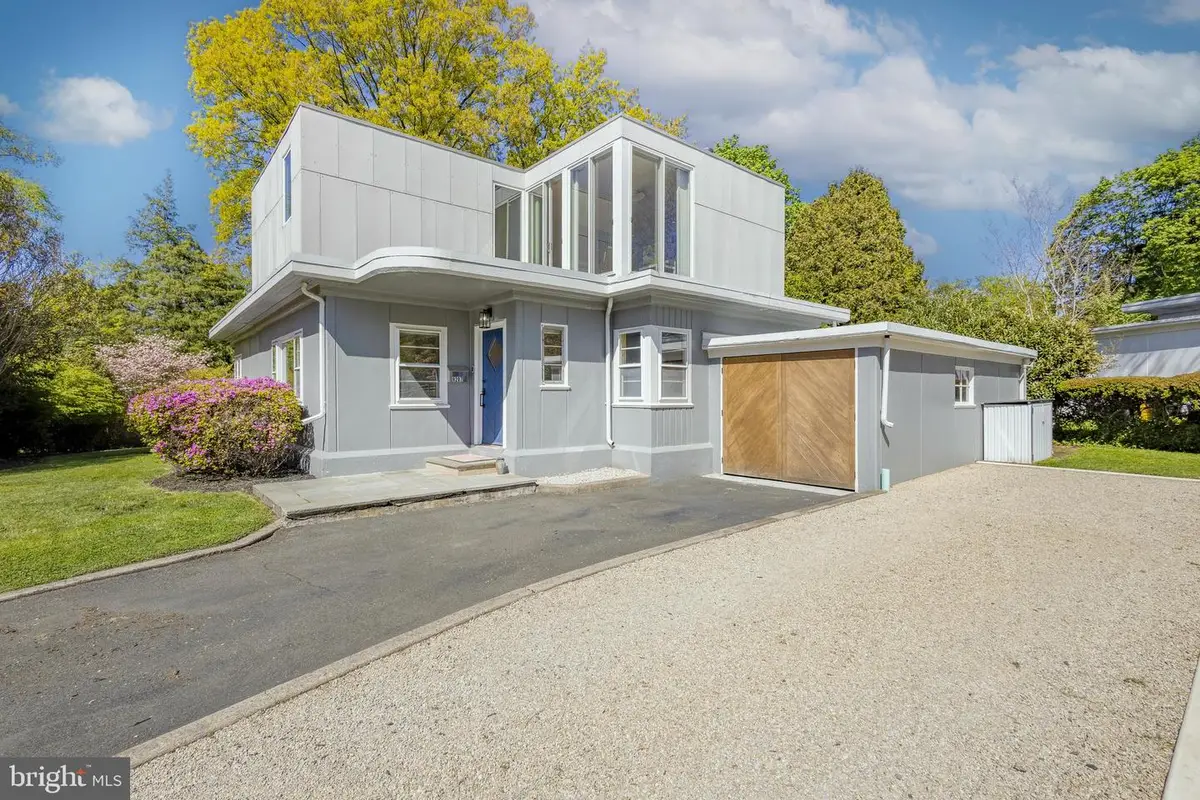 8207 Macarthur Rd, Wyndmoor, PA 19038 - #1