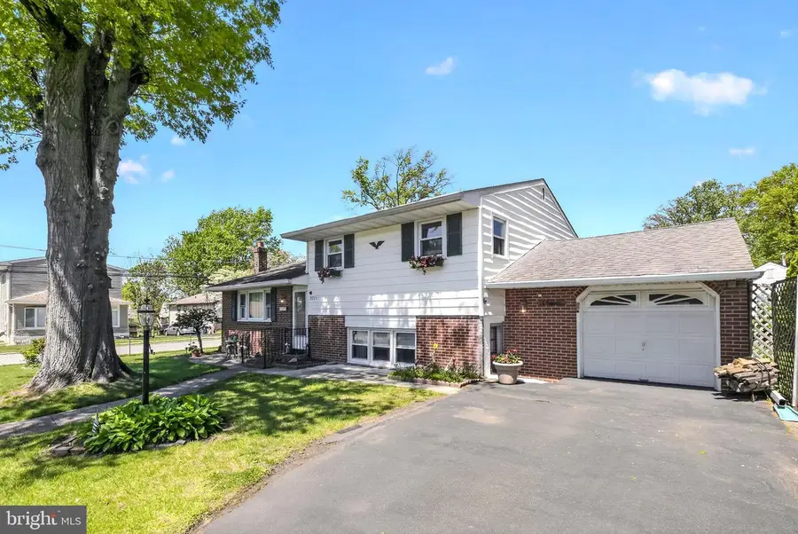 2775 Woodrow Ave, Glenside, PA 19038 - #2