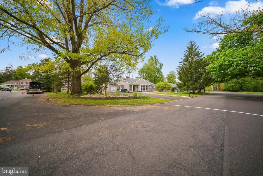 3119 Manor Rd, Huntingdon Valley, PA 19006 - #2