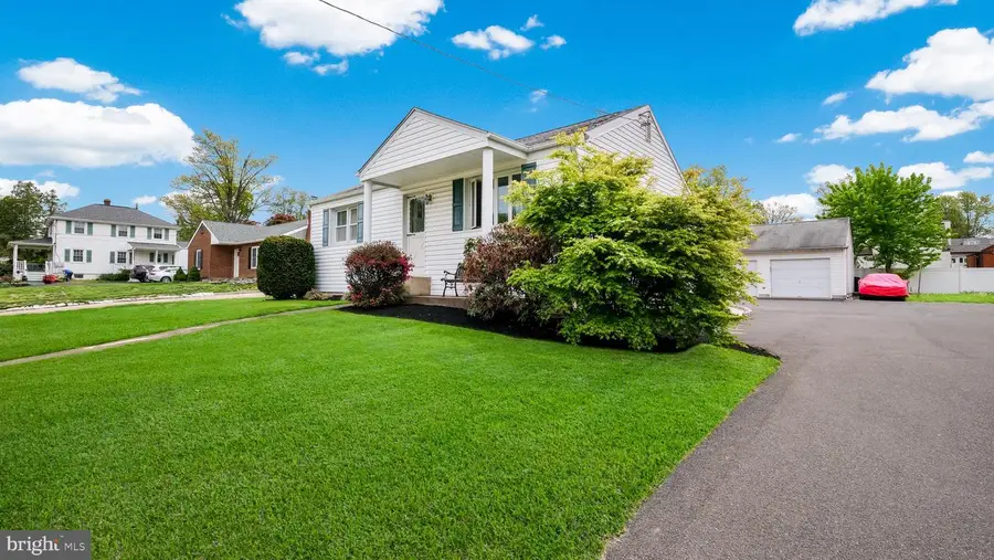 223 Fitzwatertown Rd, Willow Grove, PA 19090 - #3