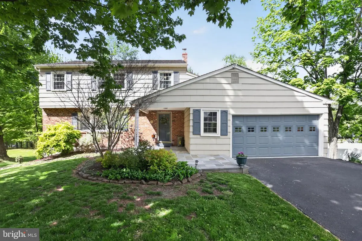 813 Mockingbird Ln, Norristown, PA 19403 - #1
