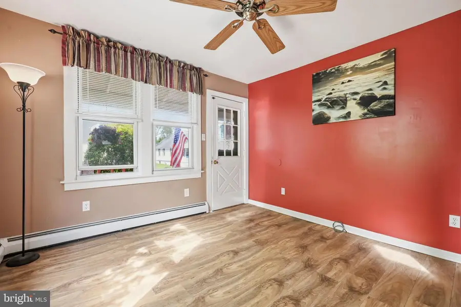 140 Warren St, Willow Grove, PA 19090 - #3