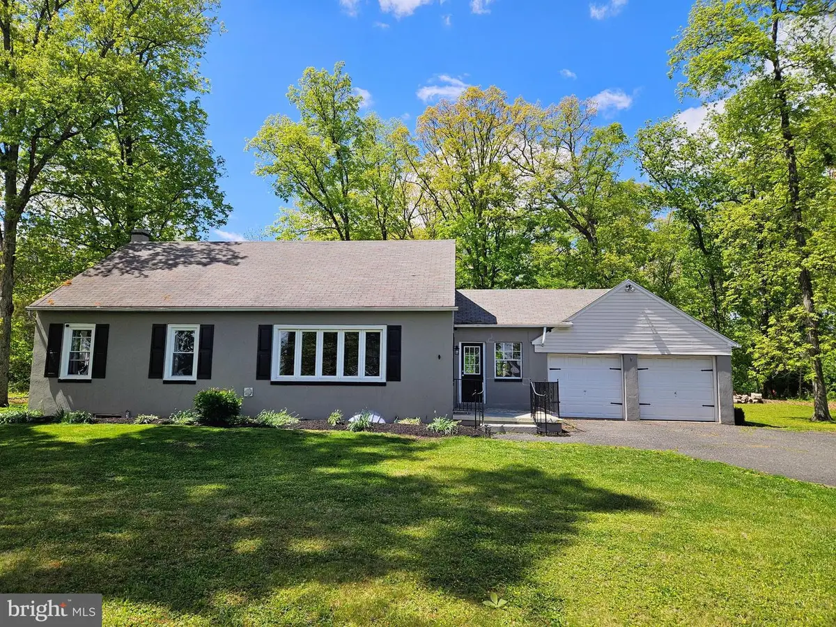 895 Cressman Rd, Harleysville, PA 19438 - #1