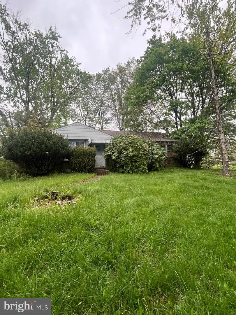 911 Bent Rd, Hatfield, PA 19440 - #1