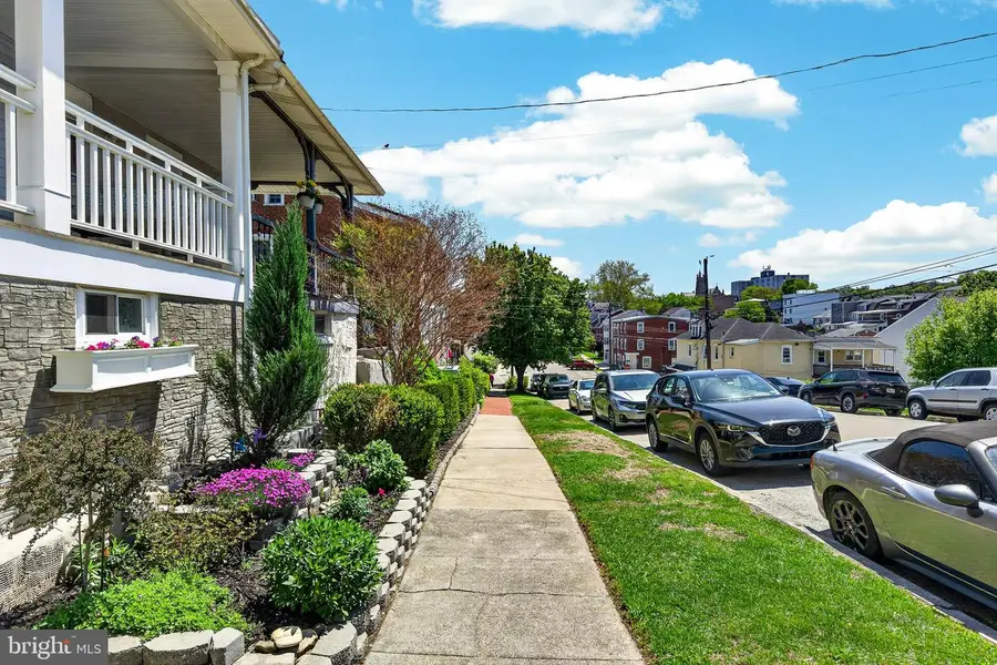 218 W 4th Ave, Conshohocken, PA 19428 - #3