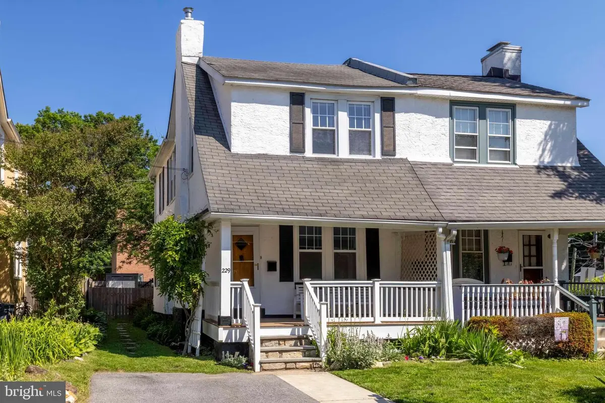 229 Wayne Ave, Narberth, PA 19072 - #1