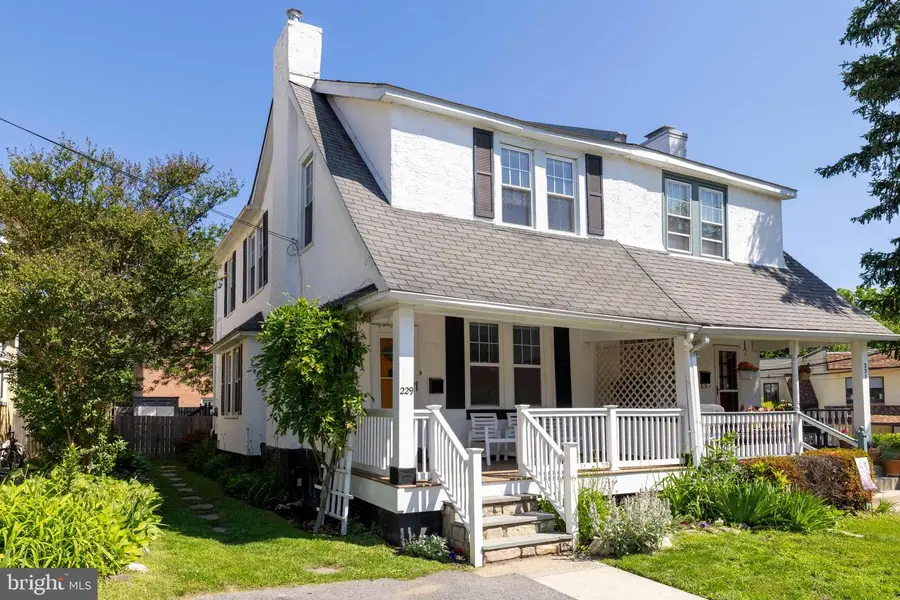 229 Wayne Ave, Narberth, PA 19072 - #2