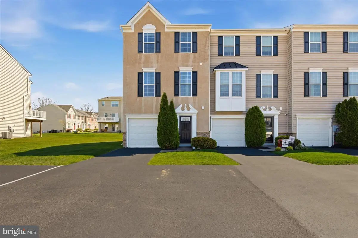 111 Sandpiper Ct, Gilbertsville, PA 19525 - #1