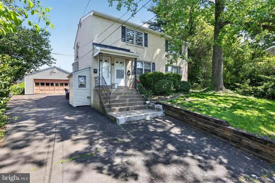325 Manor Rd, Hatboro, PA 19040 - #2
