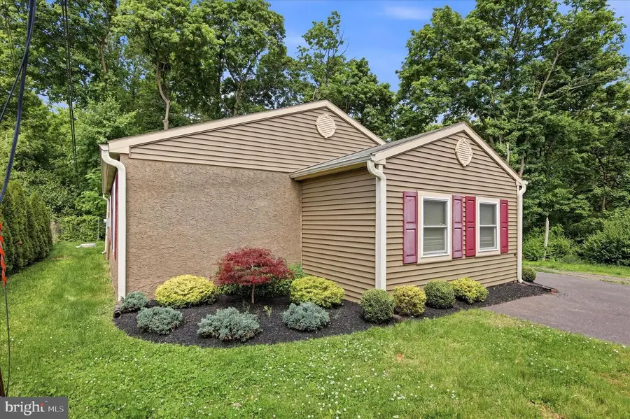 225 S Park Rd, Sanatoga, PA 19464 - #2