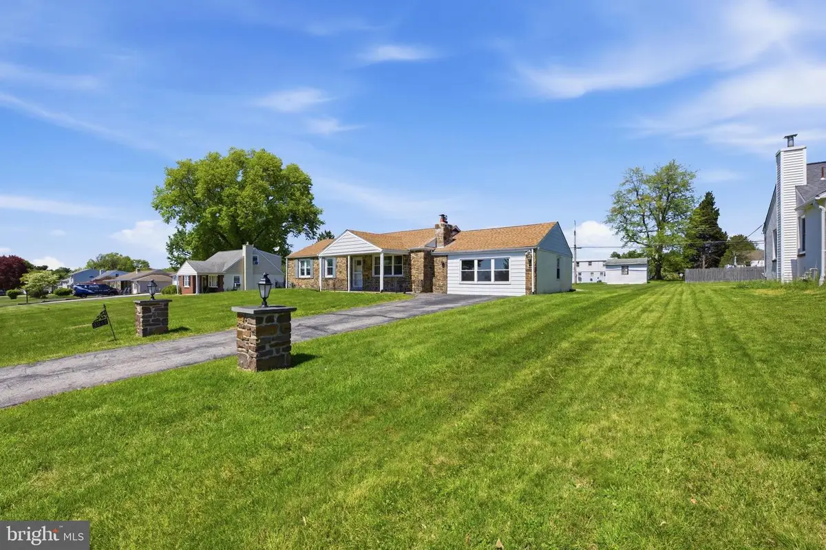 3217 W Mount Kirk Ave, Norristown, PA 19403 - #1