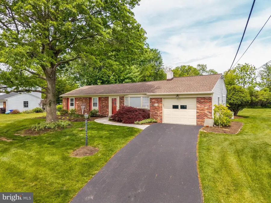 3307 Windsor Dr, Norristown, PA 19403 - #2