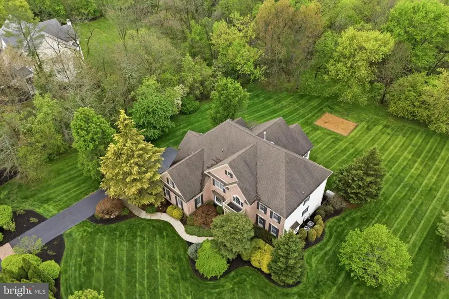 16 Chestnut Ln, North Wales, PA 19454 - #3