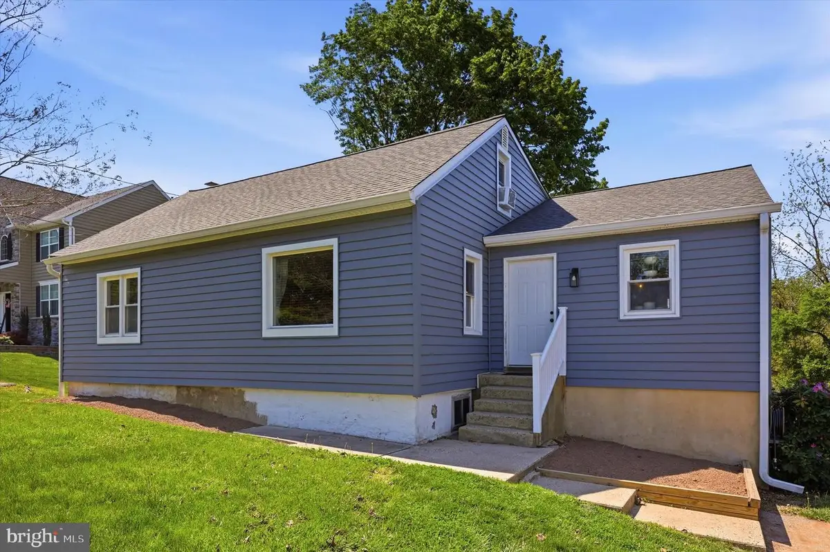 307 E Mount Kirk Ave, Norristown, PA 19403 - #1