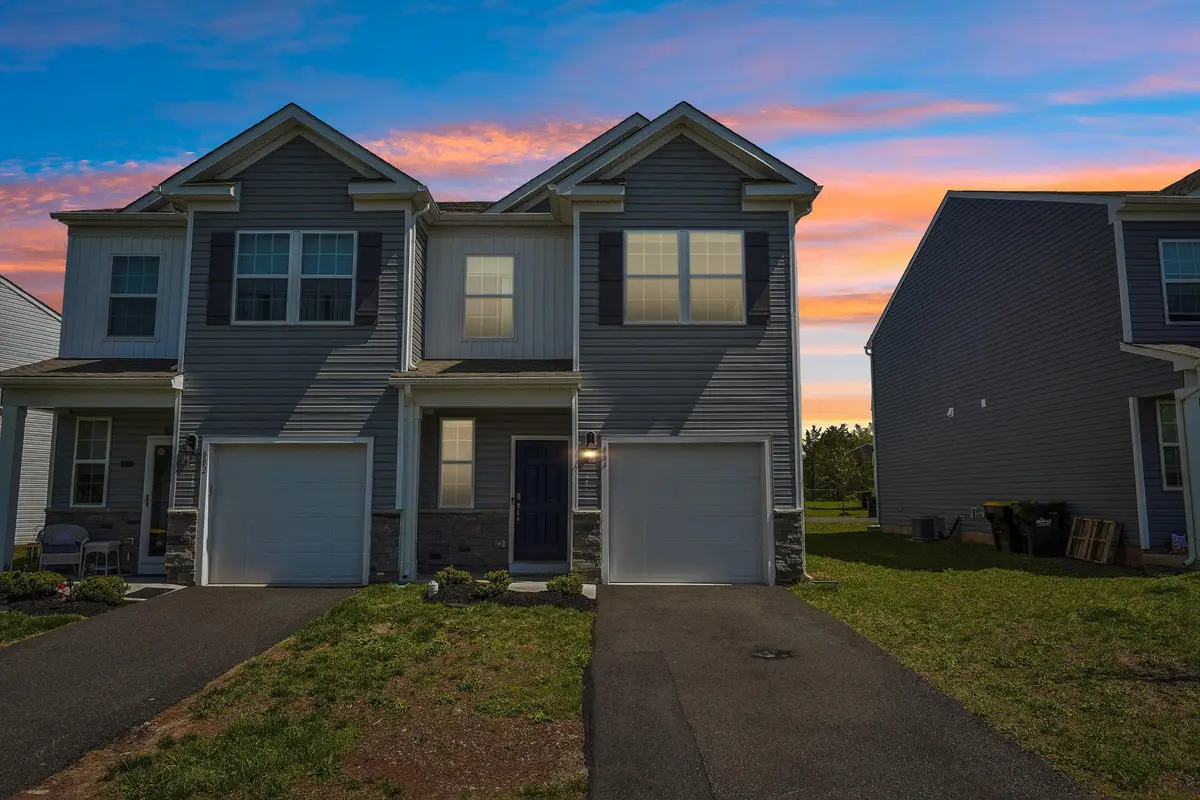 884 Still Waters Ln, Pennsburg, PA 18073 - #1