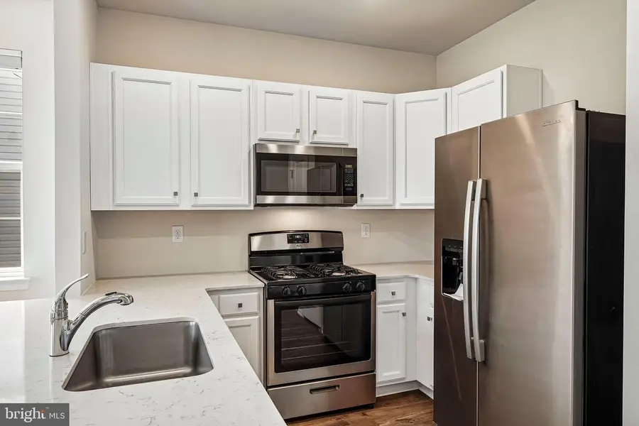 884 Still Waters Ln, Pennsburg, PA 18073 - #3