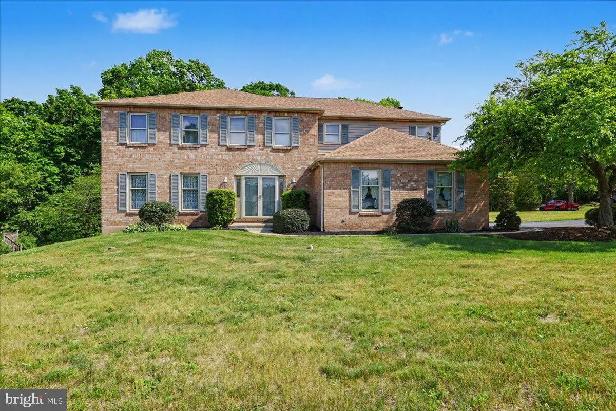 10 Hawk Ct, Gilbertsville, PA 19525 - #1