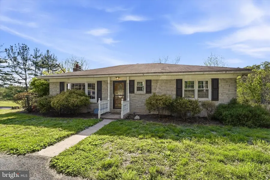 949 Pennsylvania Ave, Pottstown, PA 19464 - #2