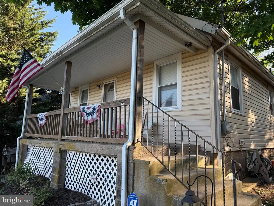 494 Grant Ave, Willow Grove, PA 19090 - #2