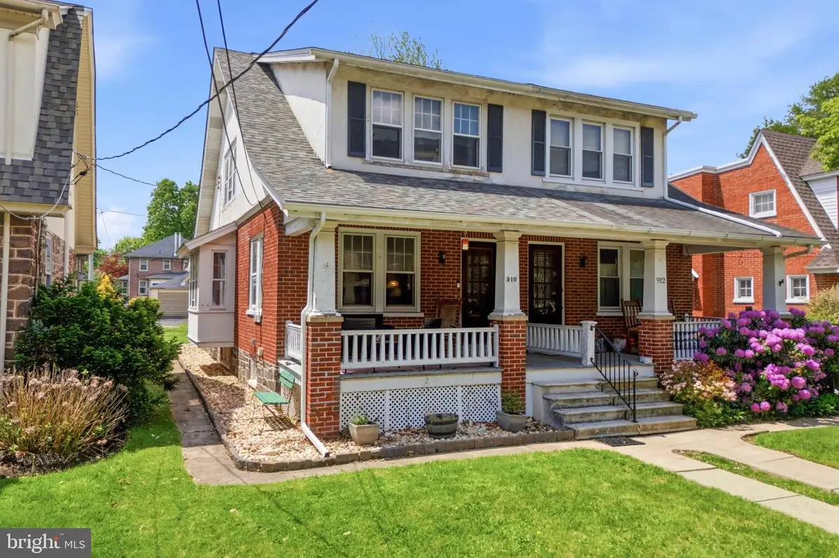910 Derstine Ave, Lansdale, PA 19446 - #1