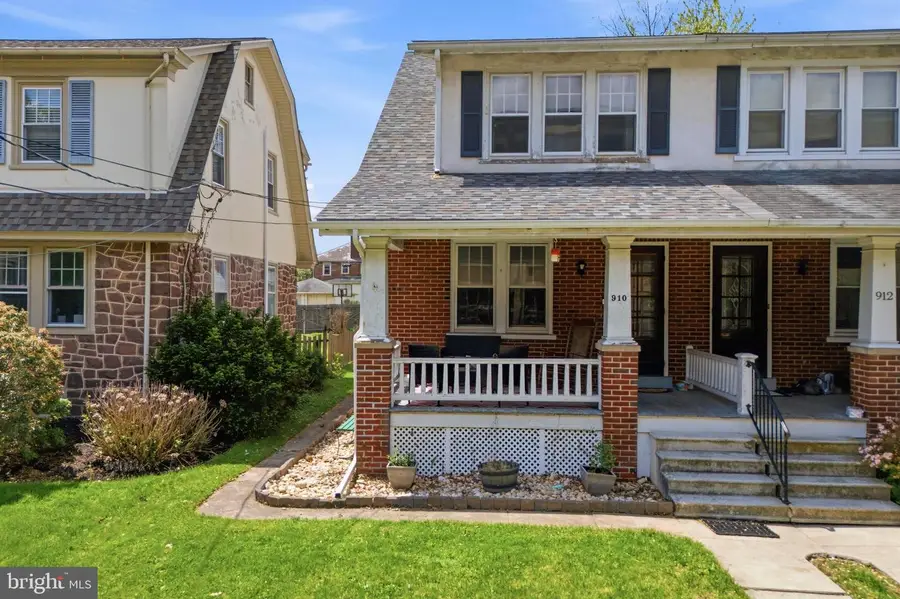 910 Derstine Ave, Lansdale, PA 19446 - #2