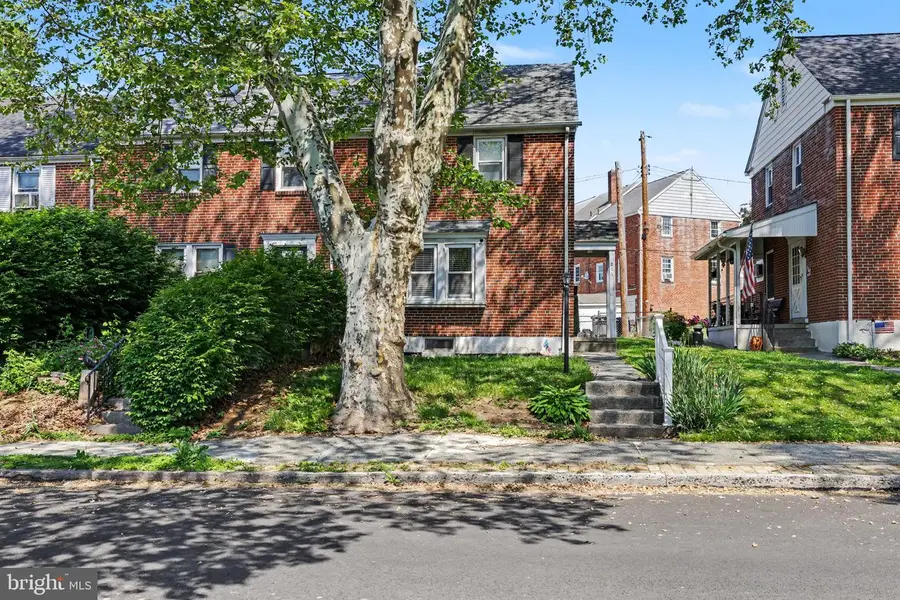 811 Spruce St, Pottstown, PA 19464 - #2