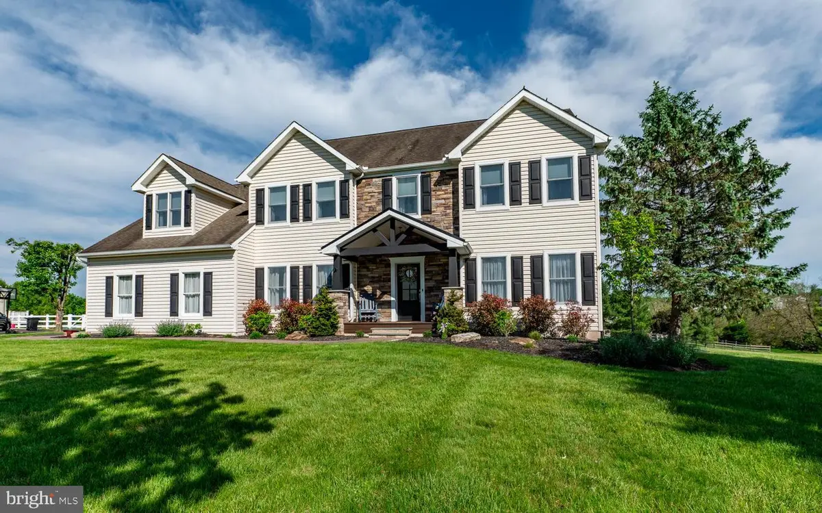 210 Jordan Dr, Gilbertsville, PA 19525 - #1