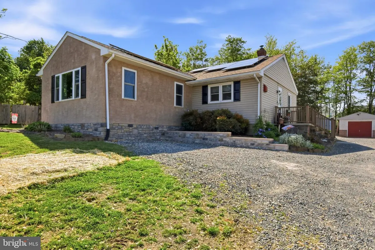 2301 N Charlotte St, Pottstown, PA 19464 - #1