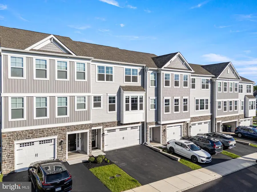 161 Everleigh Dr, Royersford, PA 19468 - #2