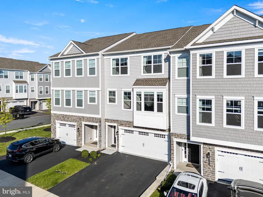 161 Everleigh Dr, Royersford, PA 19468 - #3