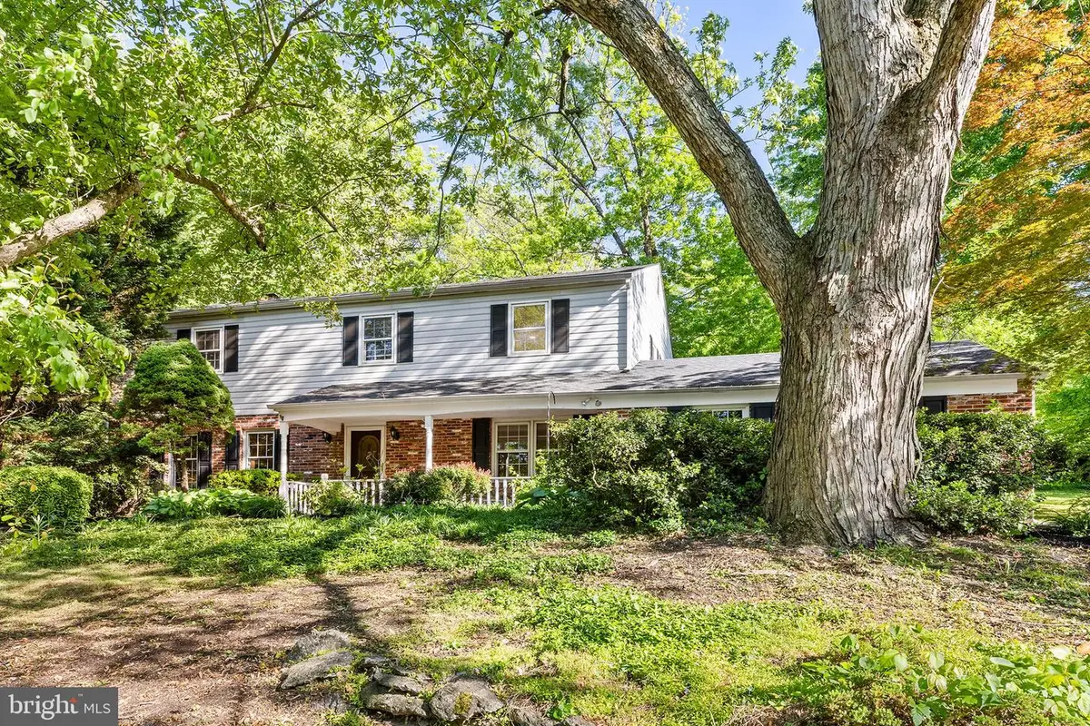 563 Applewood Dr, Fort Washington, PA 19034 - #1