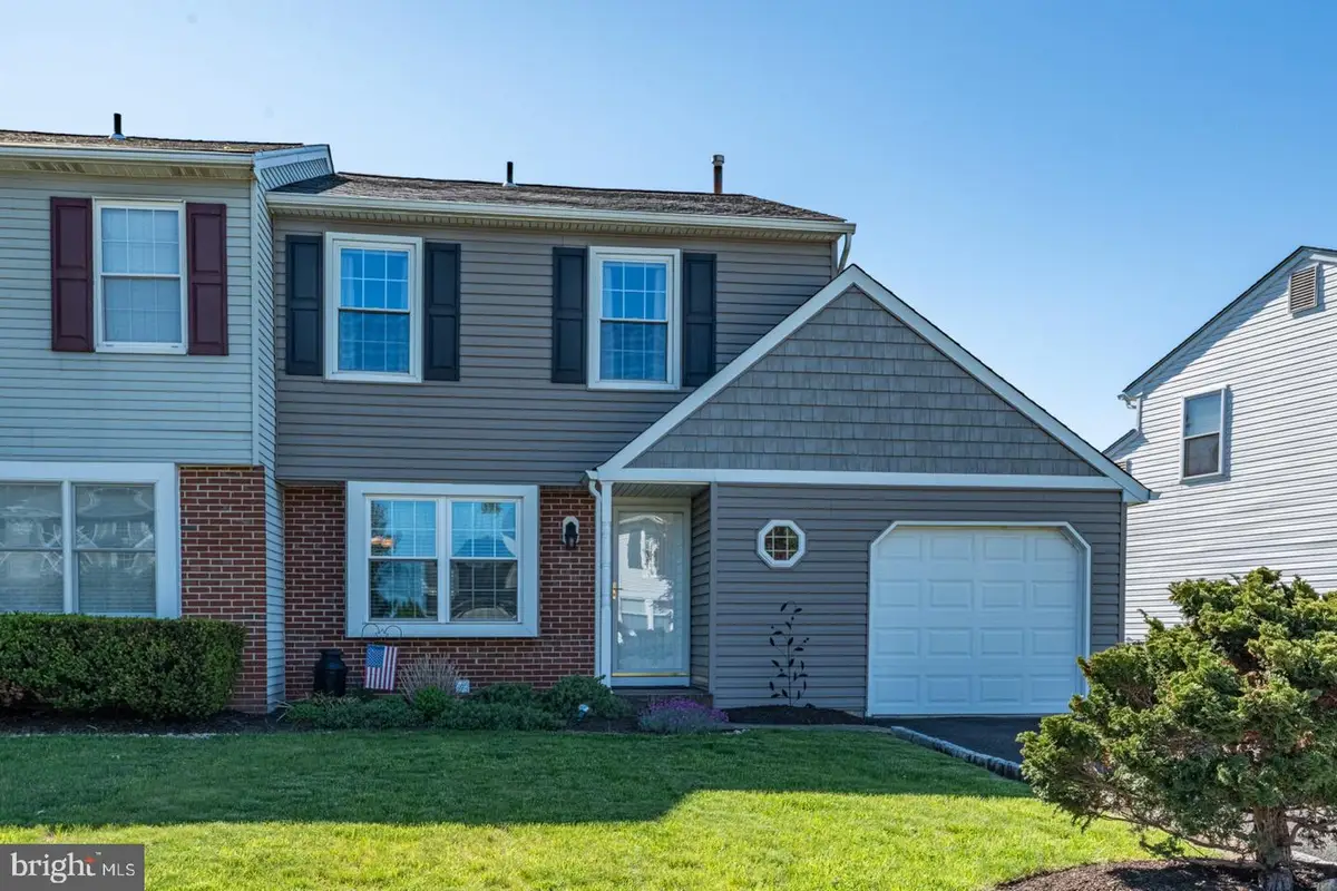 144 Hunt Dr, Horsham, PA 19044 - #1
