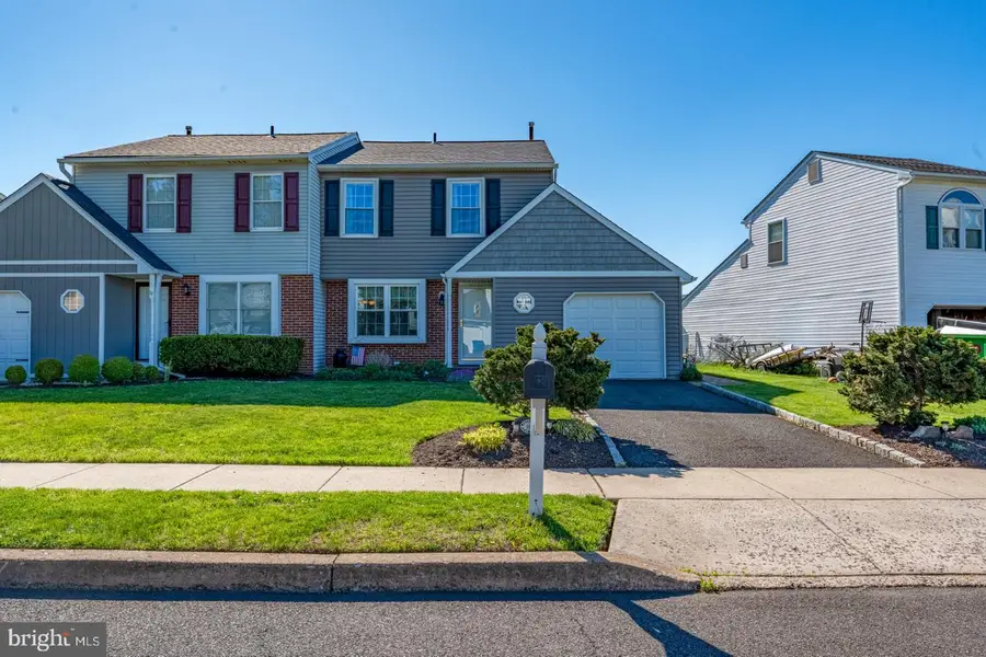 144 Hunt Dr, Horsham, PA 19044 - #2
