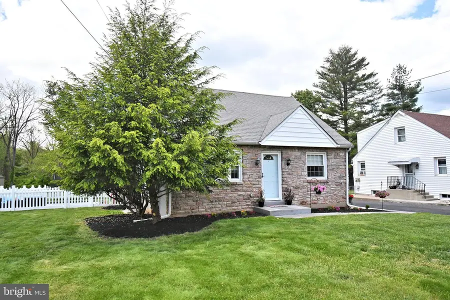 2108 N Line St, Lansdale, PA 19446 - #3