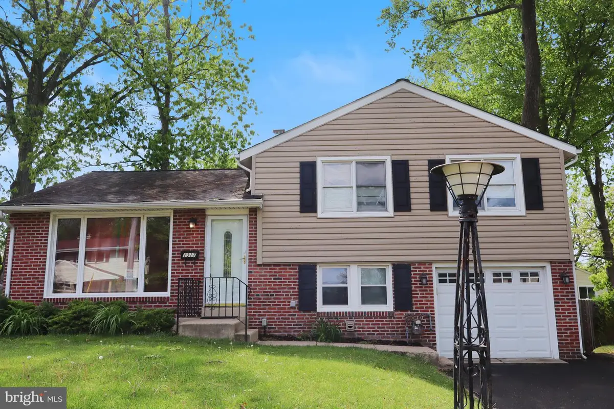 1317 Fitzwatertown Rd, Abington, PA 19001 - #1