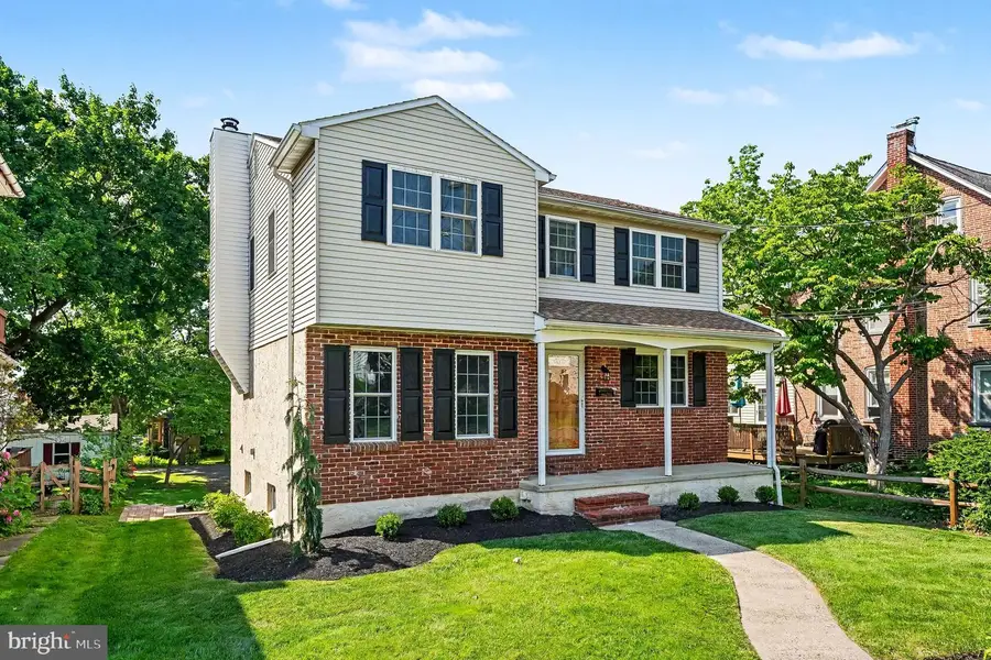 324 W Montgomery Ave, North Wales, PA 19454 - #2