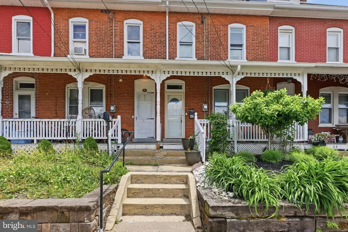 42 W Hamlin Ave, Telford, PA 18969 - #1