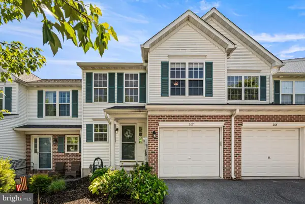 207 Red Rock Cir, ROYERSFORD, PA 19468