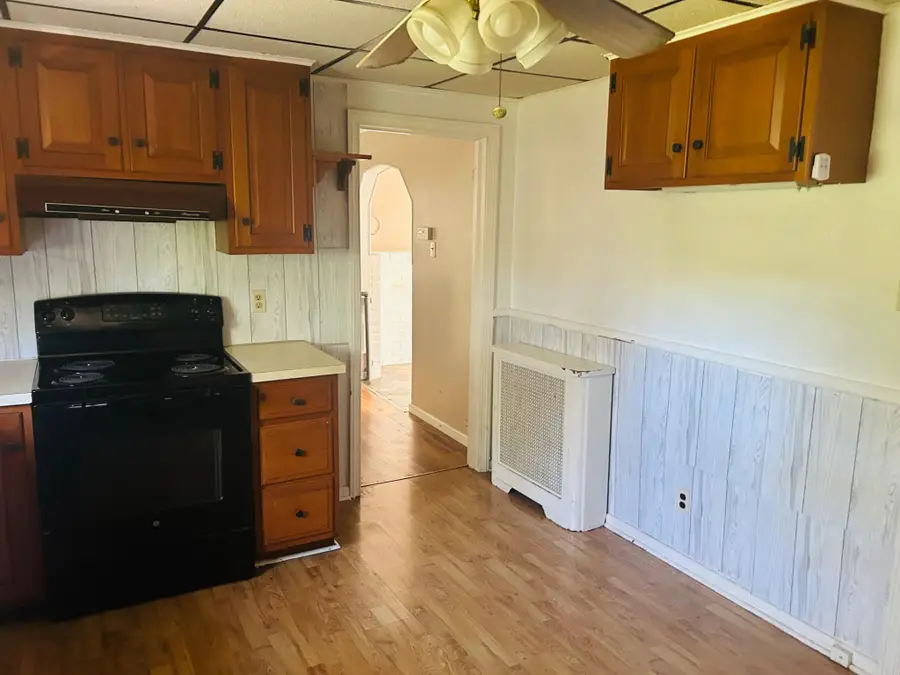443 Manatawny St, Pottstown, PA 19464 - #3