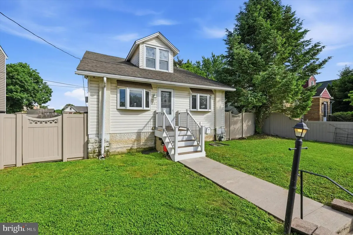 218 N Sylvania Ave, Jenkintown, PA 19046 - #1