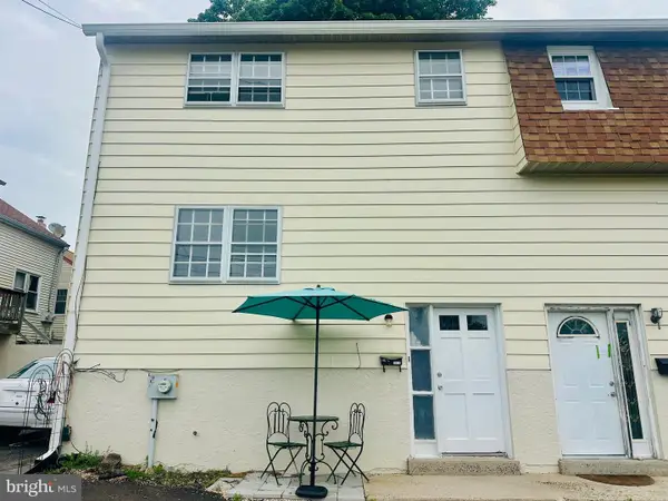 112 Byberry Rd #2-c, HATBORO, PA 19040