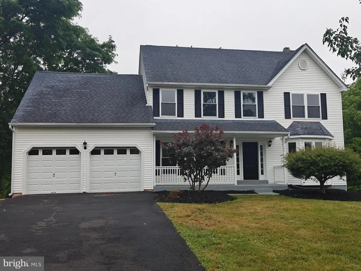 124 Horseshoe Ln, North Wales, PA 19454 - #1
