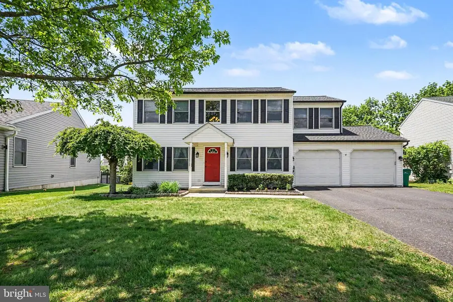 793 Hunter Dr, Pennsburg, PA 18073 - #2