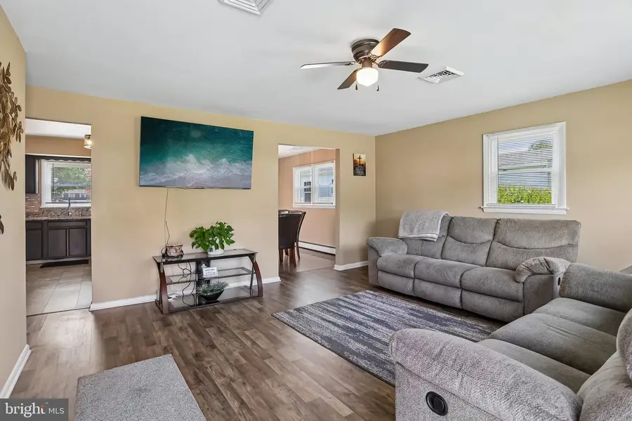 1040 East Ave, Blue Bell, PA 19422 - #2