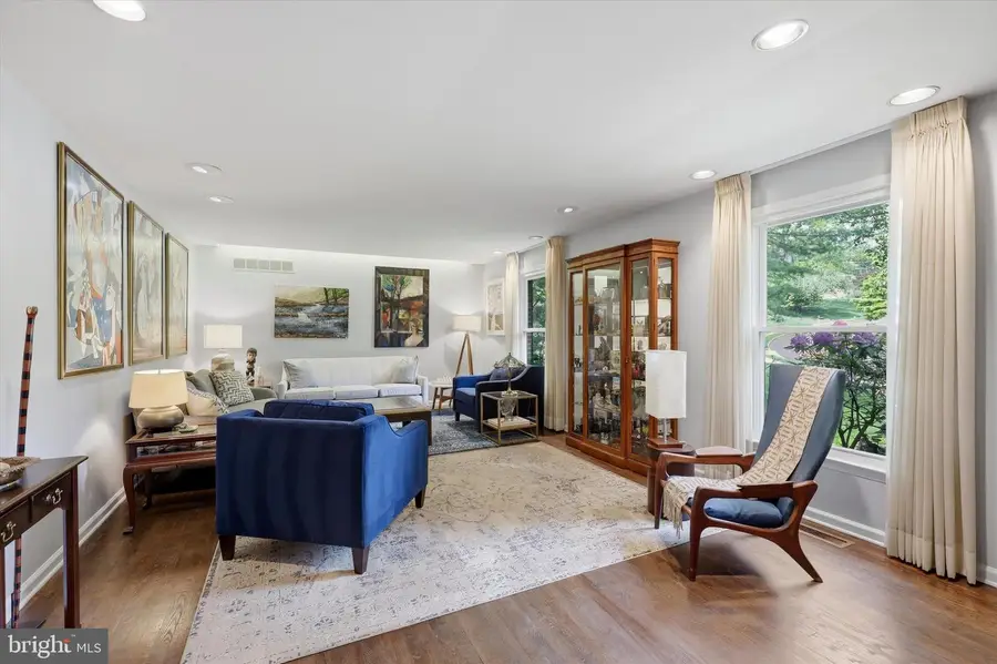 2045 Waller Dr, Huntingdon Valley, PA 19006 - #3