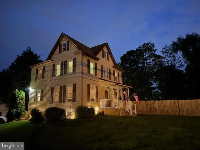 411 N Spring Garden St, Ambler, PA 19002 - #2
